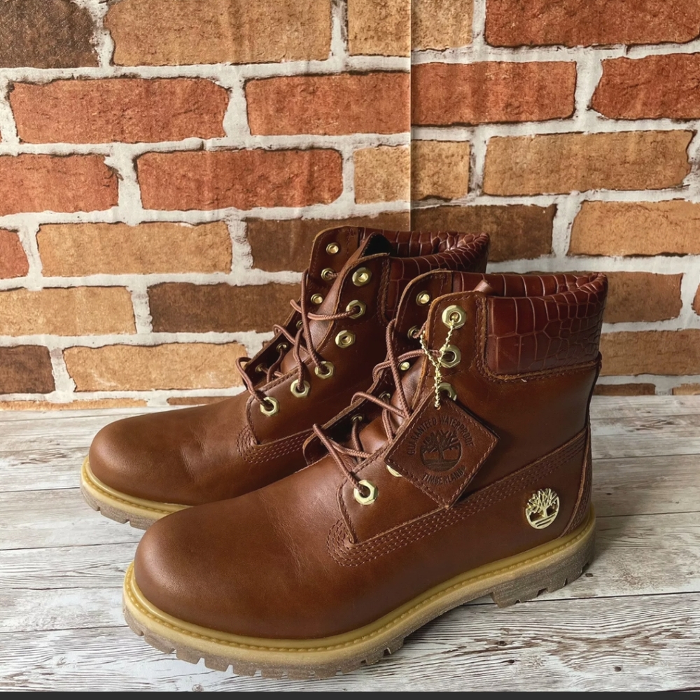 WOMEN'S SAFARI CROCODILE 6-INCH WATERPROOF BOOTS